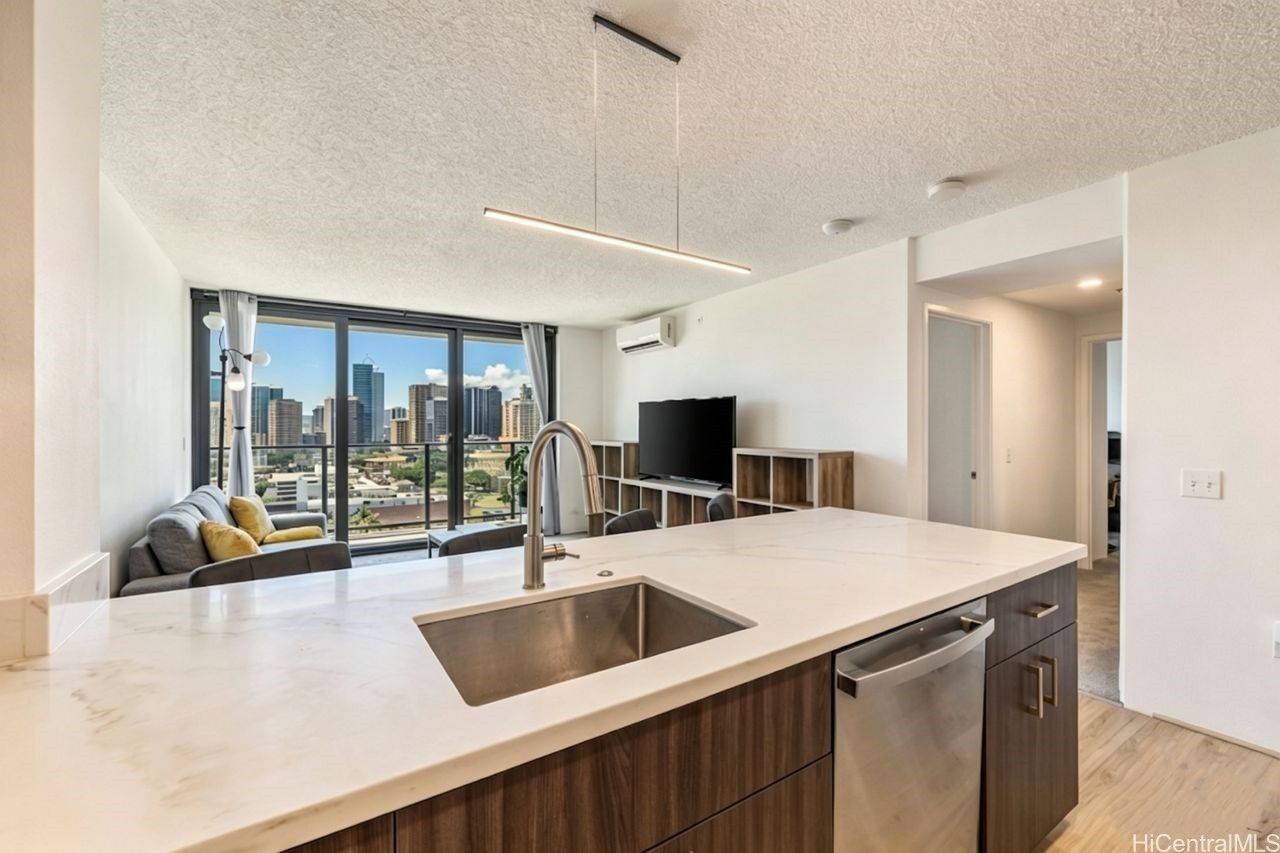 Property Photo: 615 Keawe Street 1905 HI 96813