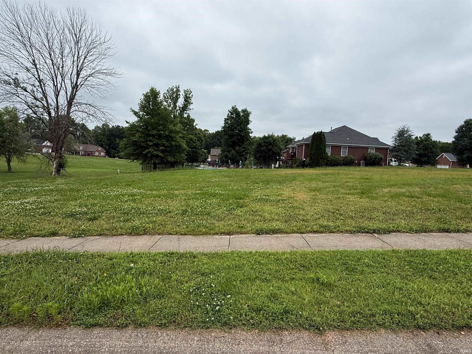 Property Photo: 270 Persimmon Circle IN 47601