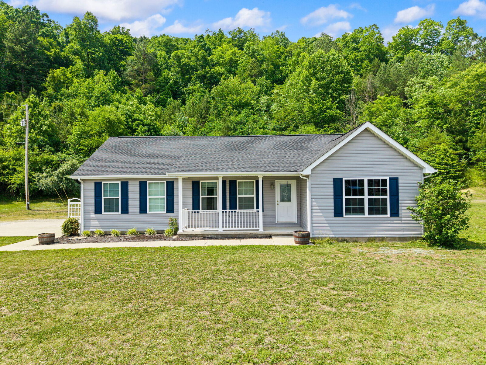 Property Photo:  425 W Fox Trail Road  KY 40962 