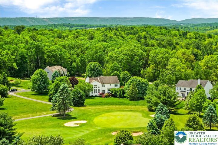 Property Photo:  140 Birdie Way  PA 18058 