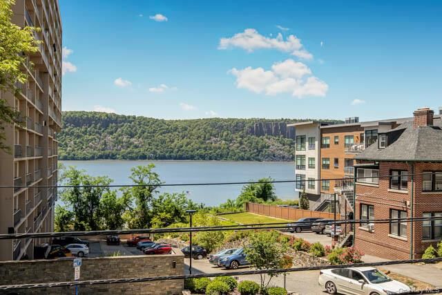 Property Photo: 1120 Warburton Avenue 1F NY 10701