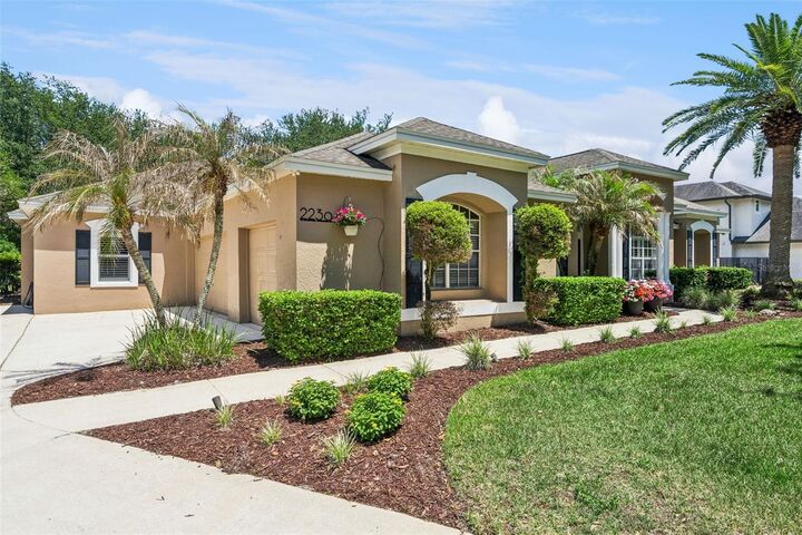 Property Photo: 2230 Ridgewind Way FL 34786