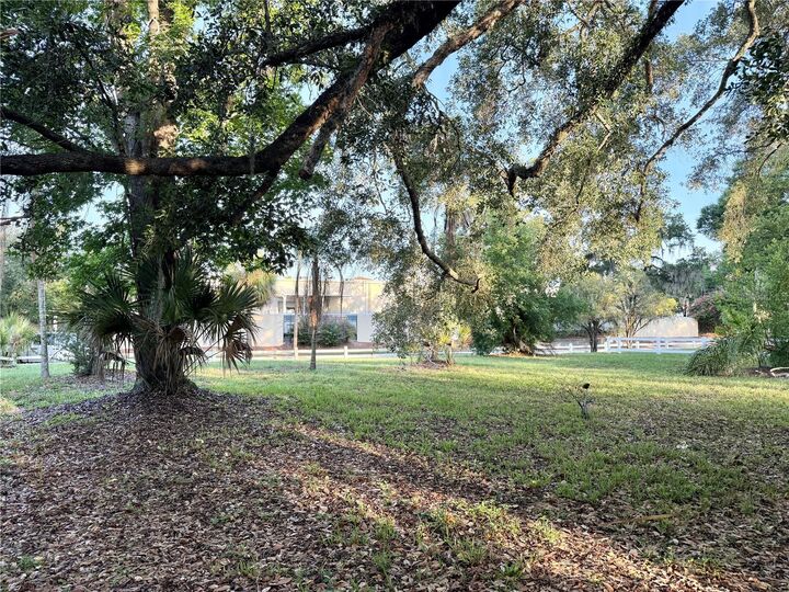 Property Photo: 304 Springdale Place FL 33617
