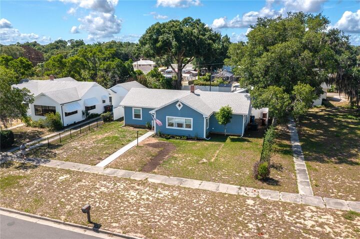 Property Photo:  414 E Bullard Avenue  FL 33853 