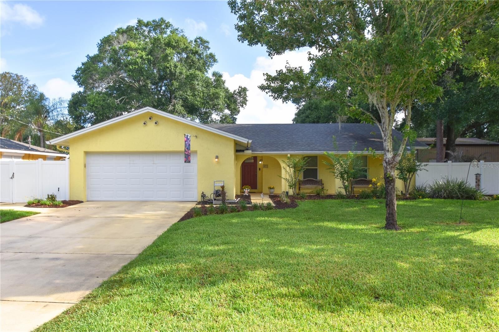Property Photo: 433 Center Street FL 32701