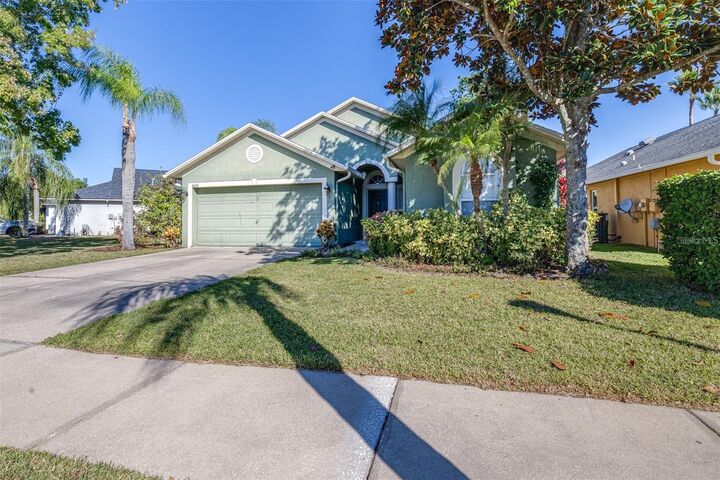 Property Photo:  16641 Fairbolt Way  FL 33556 
