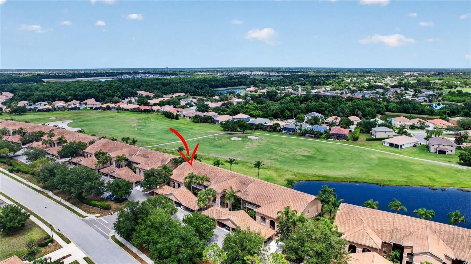 Property Photo:  915 Fairwaycove Lane 101  FL 34212 