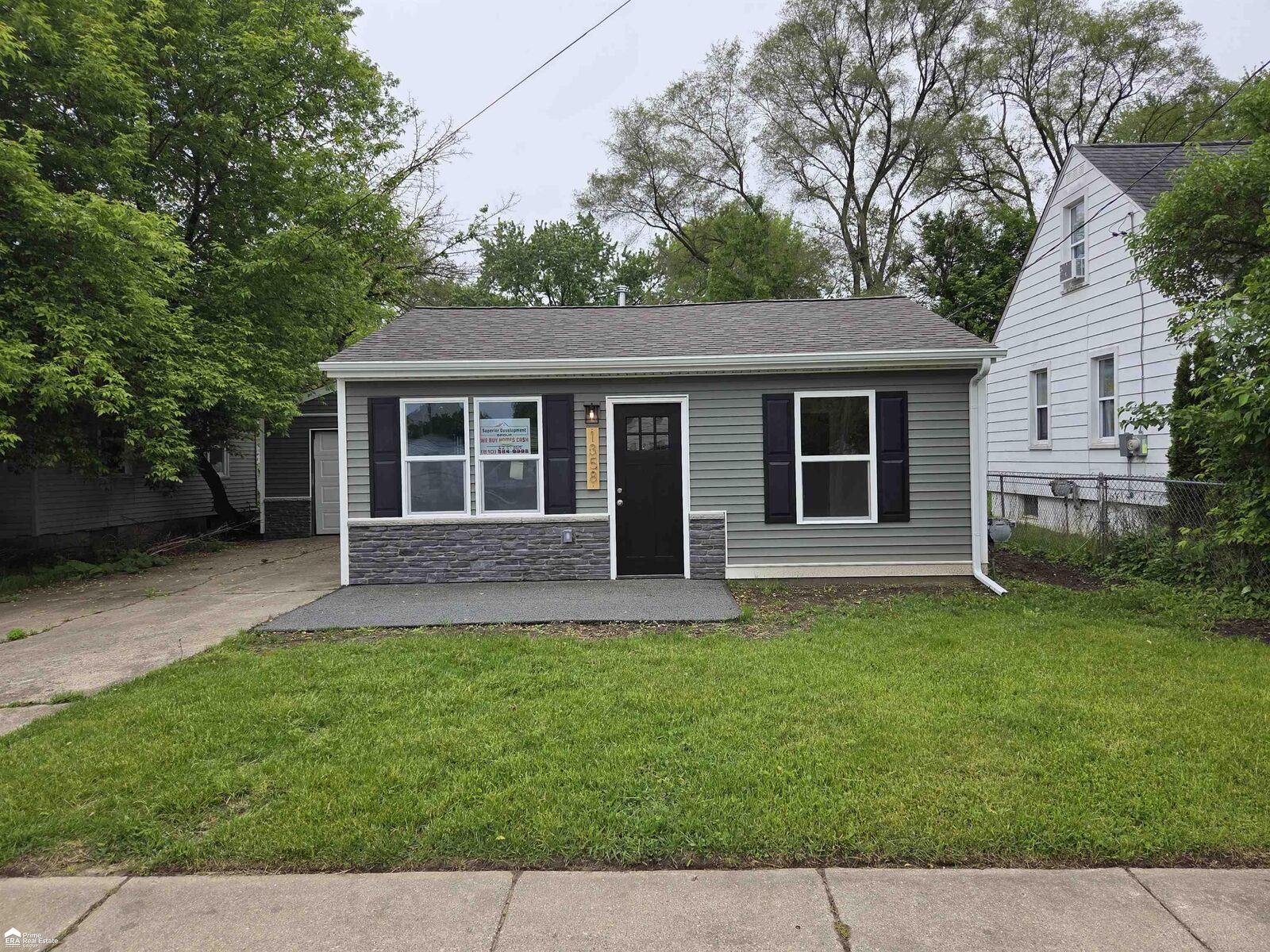 Property Photo:  1358 Donovan Street  MI 48529 