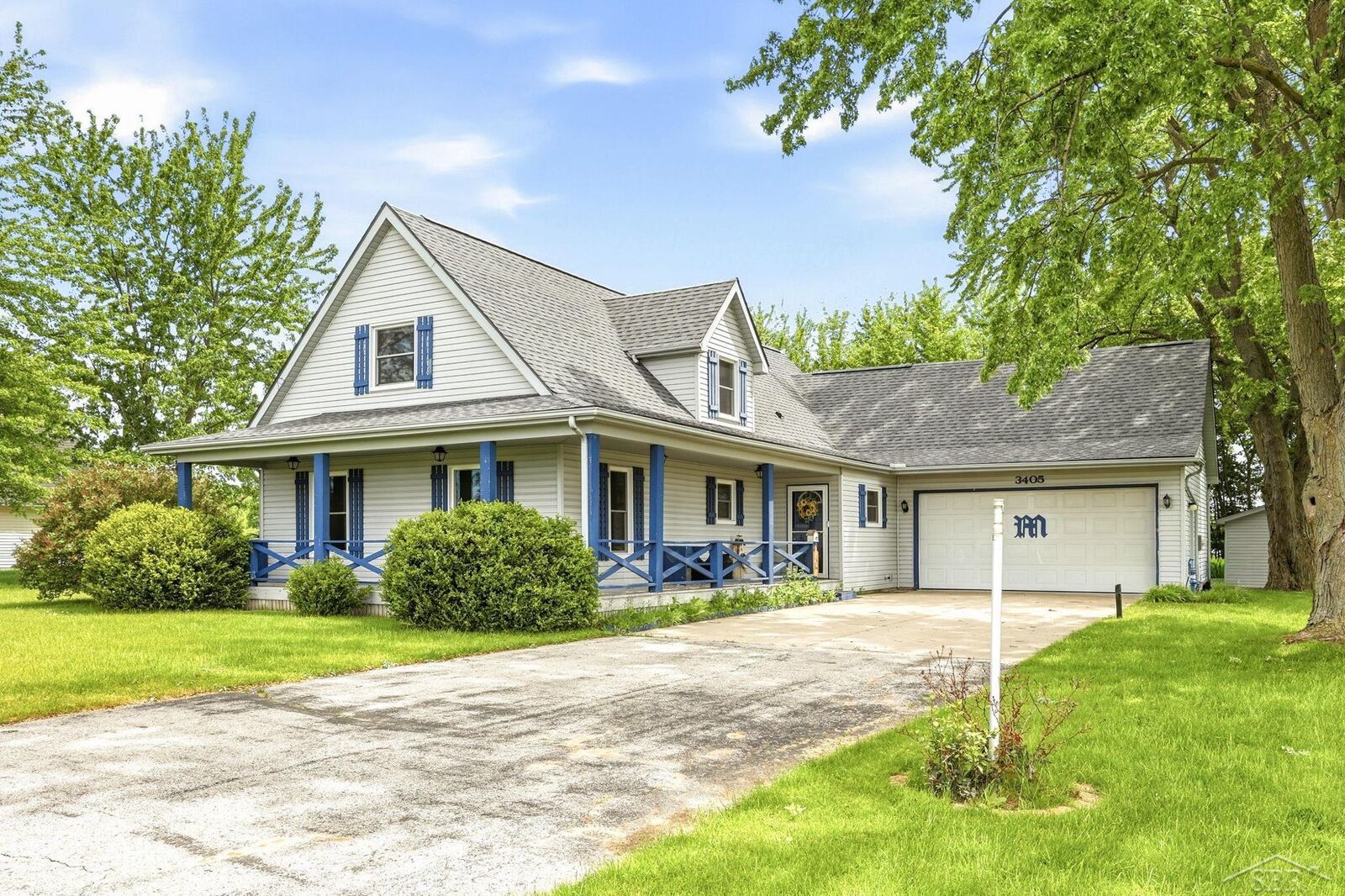 Property Photo:  3405 S Miller Road  MI 48609 