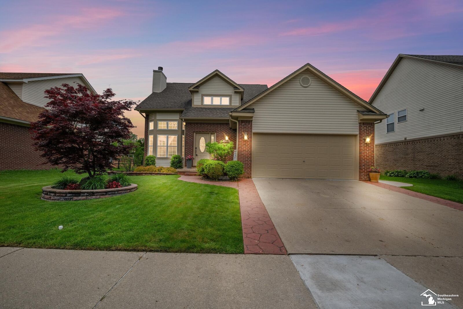 Property Photo:  23635 Lori Drive  MI 48134 