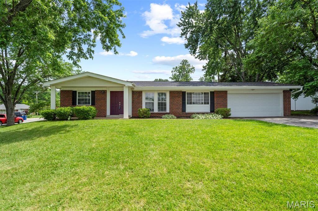 Property Photo: 1200 Moncoeur Drive MO 63146