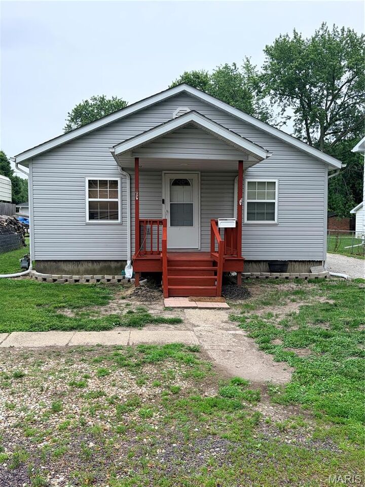 Property Photo: 1620 N Monroe Street IL 62056