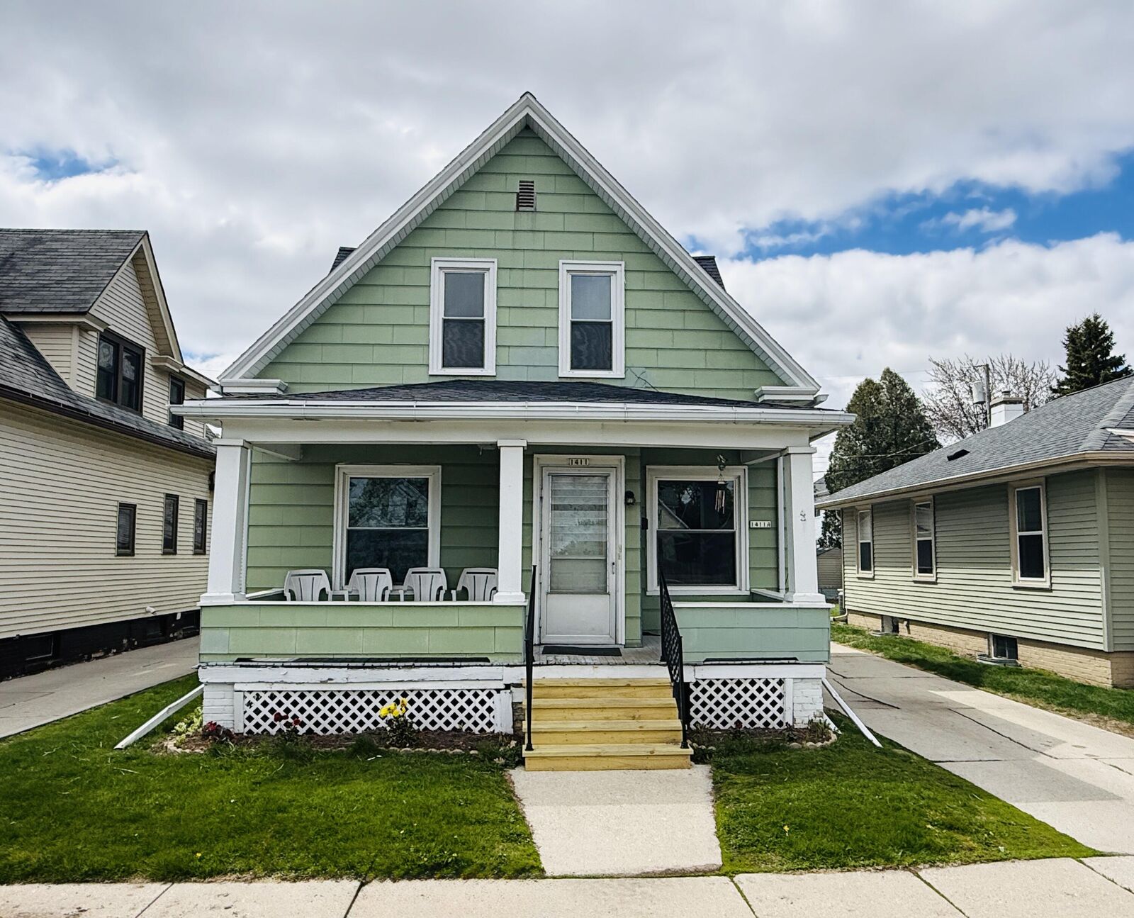 Property Photo: 1411 Marie Ct WI 53081