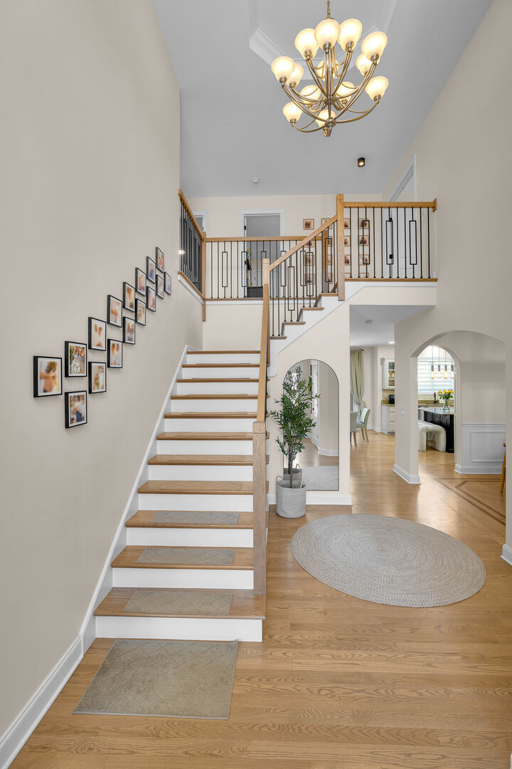 Property Photo:  643 W Crockett Avenue  IL 60126 