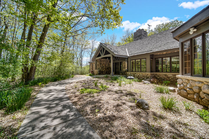 Property Photo:  27250 N Meadowoods Lane  IL 60048 