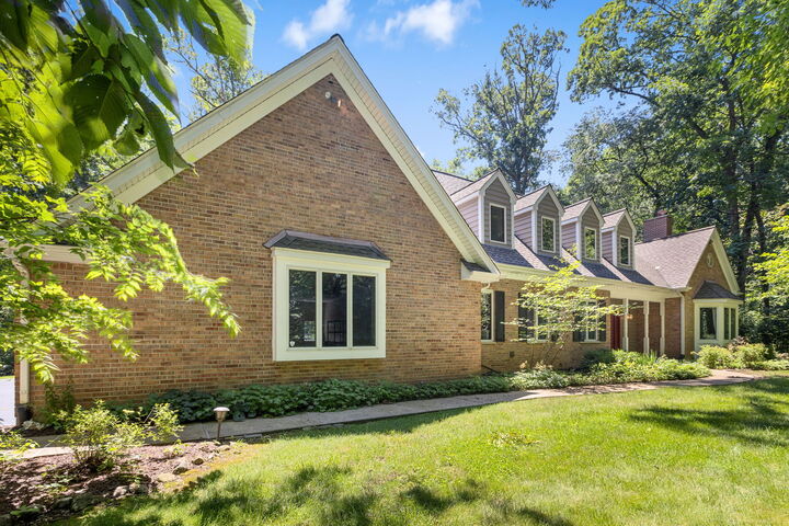 Property Photo: 37W305 Crane Road IL 60175