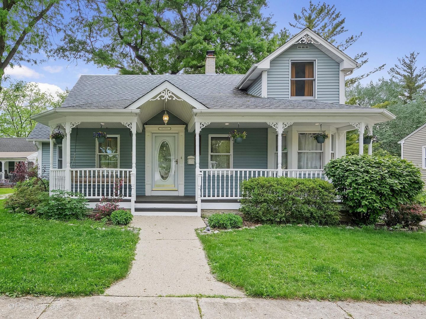 Property Photo:  225 S Grant Street  IL 60559 