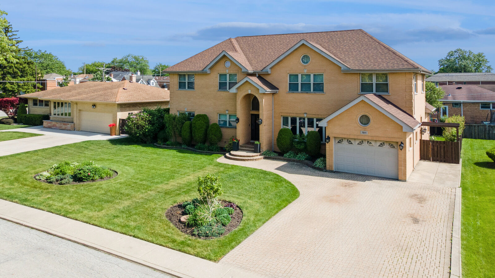 Property Photo: 7911 W Rascher Avenue IL 60656