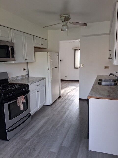 Property Photo: 1633 Leytonstone Drive 1633 IL 60189