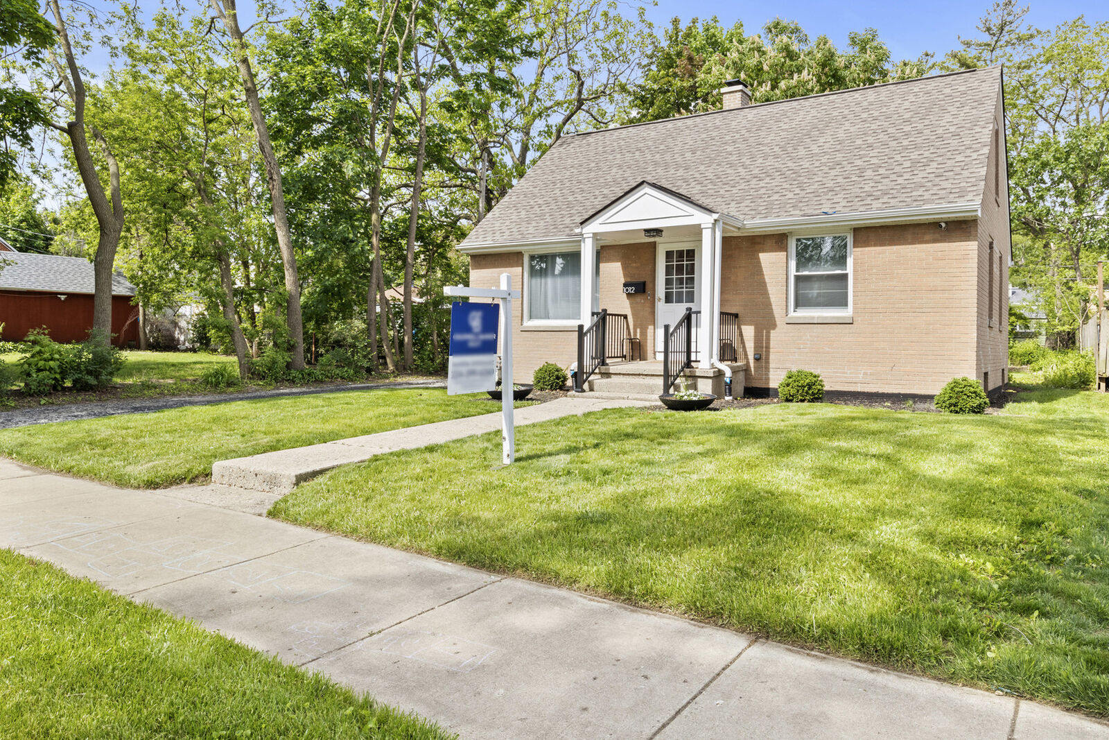 Property Photo: 1012 Leith Avenue IL 60085