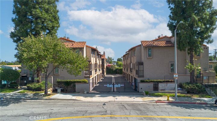 Property Photo:  13982 Ramhurst 6  CA 90638 