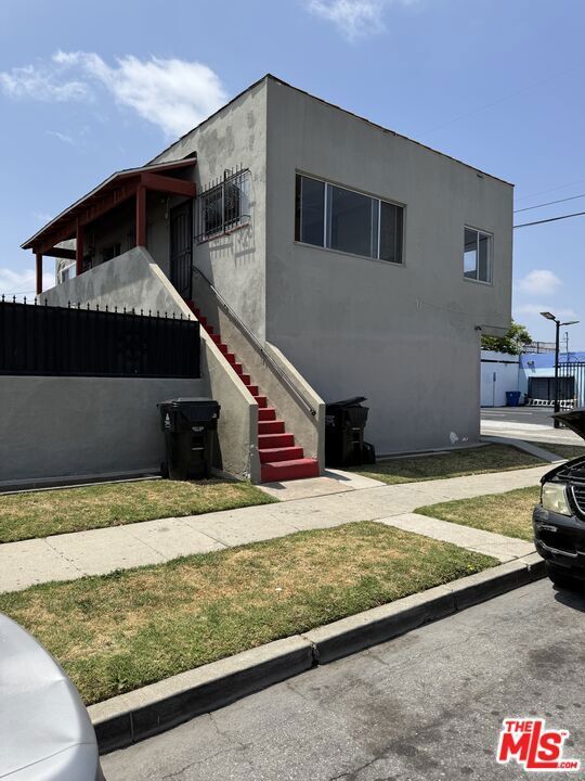 Property Photo:  1501 W 87th Street  CA 90047 