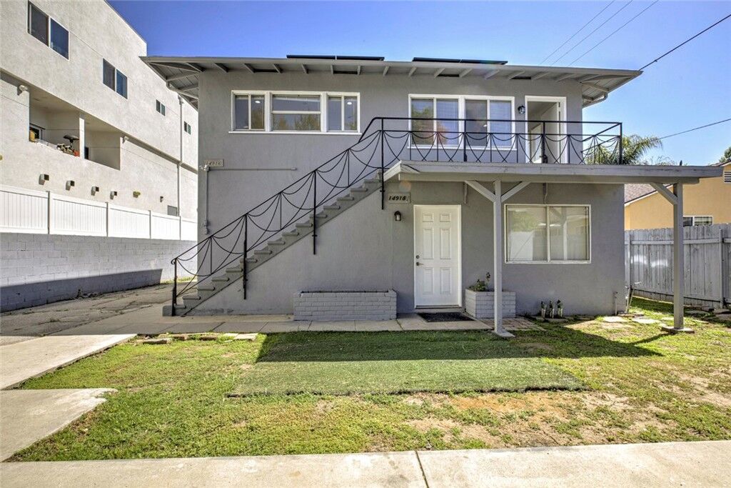Property Photo:  14918 1/2 Wyandotte  CA 91405 