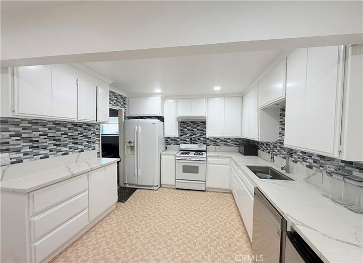 Property Photo:  295 Spruce  CA 92325 