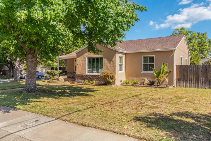 Property Photo:  4913 Helen Way  CA 95822 