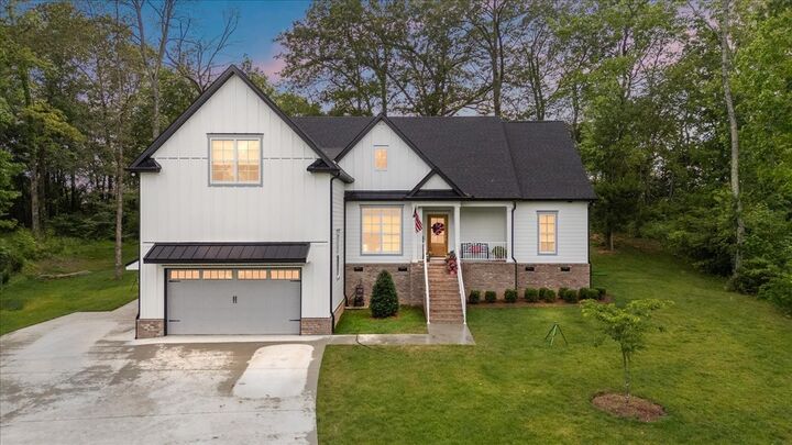 Property Photo: 555 Station Cir TN 37388