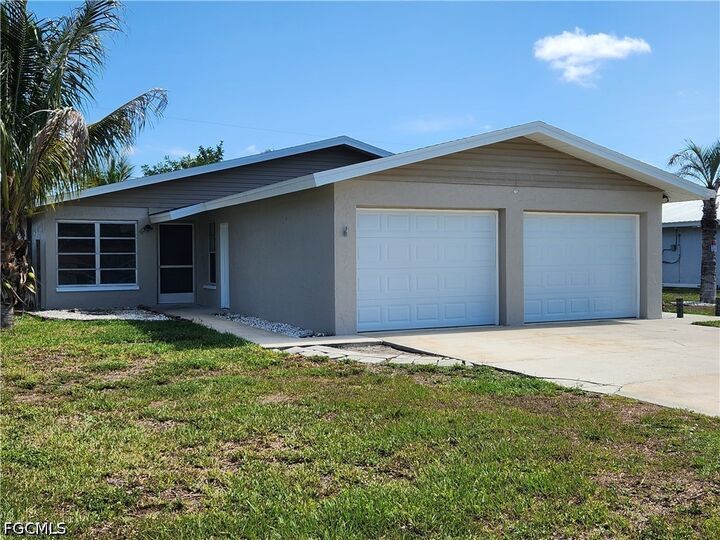 Property Photo:  11370 & 11368 Summerwinds Court 70  FL 33908 