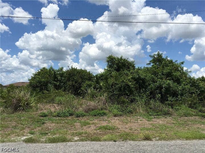 Property Photo: 2706 31st Street SW FL 33976