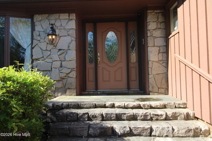 Property Photo:  206 Shore Drive  NC 28532 