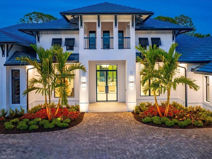 Property Photo:  500 Ridge Dr  FL 34108 