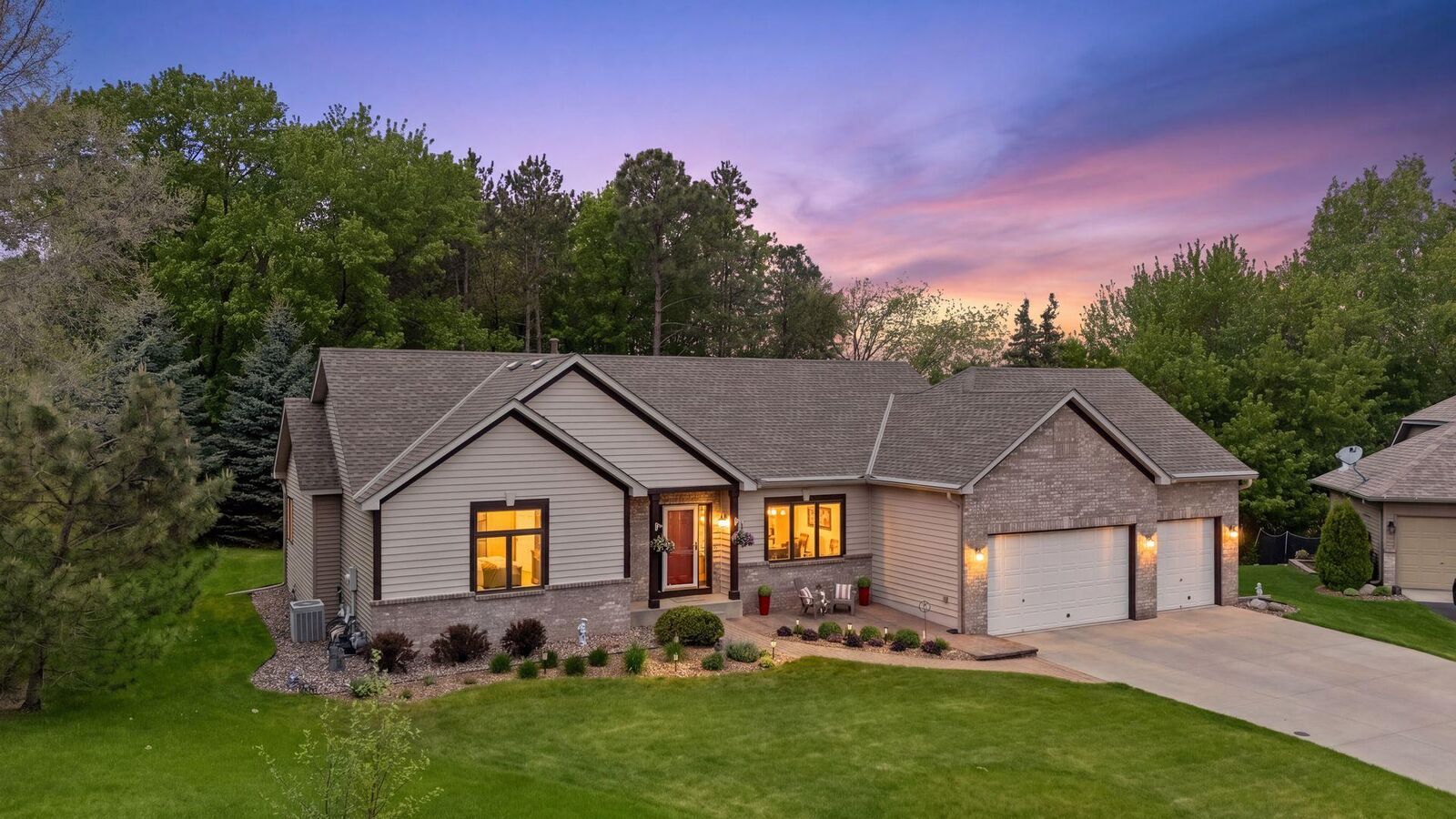 Property Photo:  10947 Alexandra Court  MN 55077 
