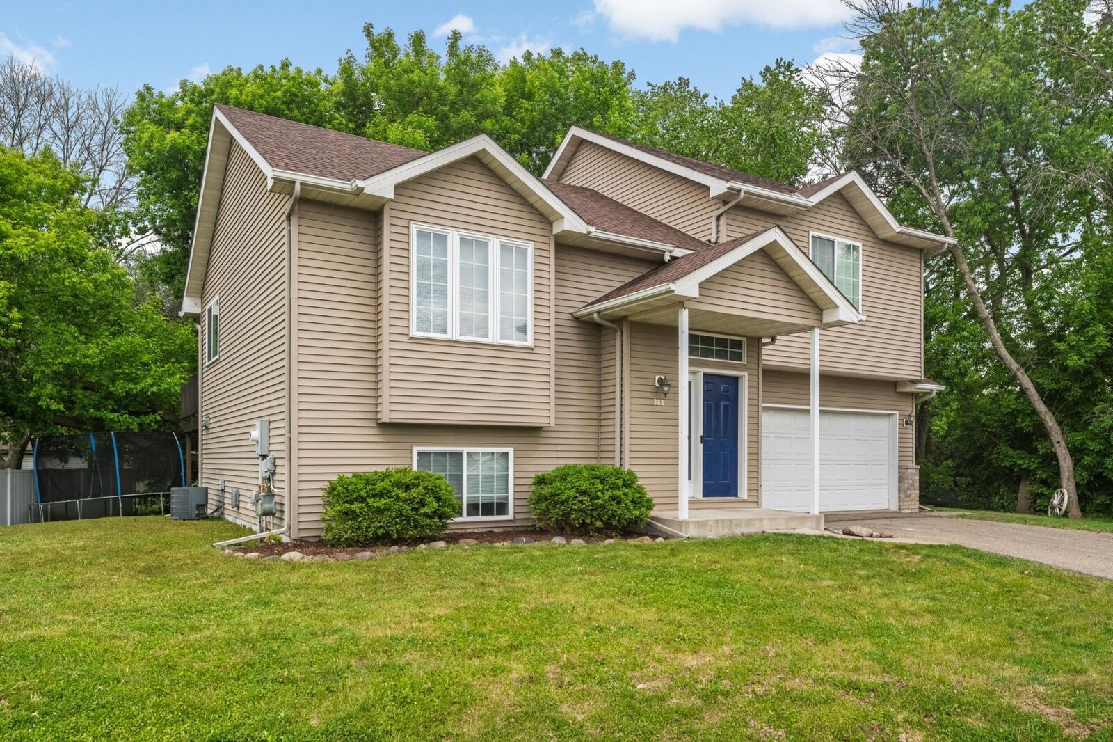 Property Photo:  308 9th Street  MN 55024 
