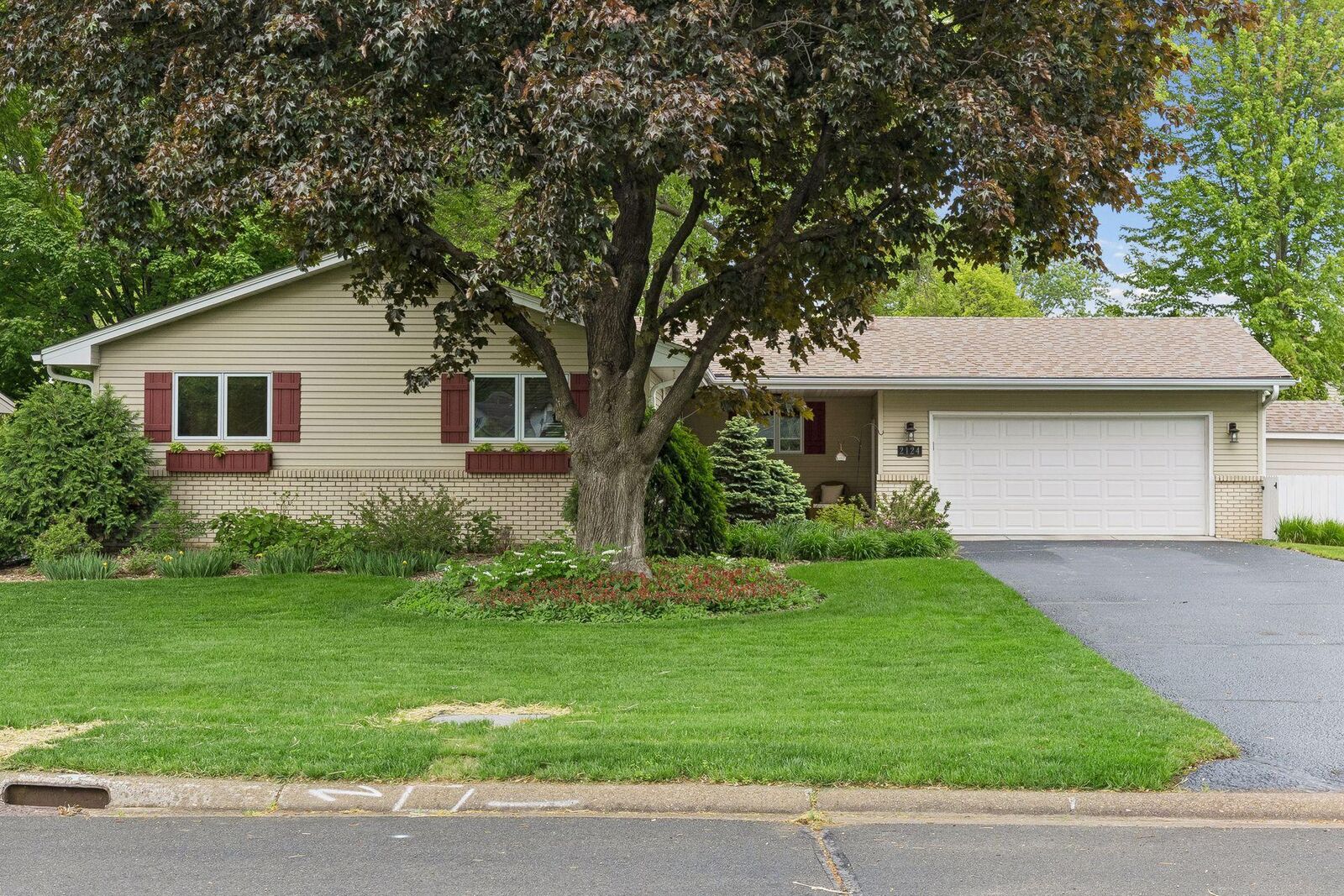 Property Photo: 2124 Pleasant View Drive MN 55112