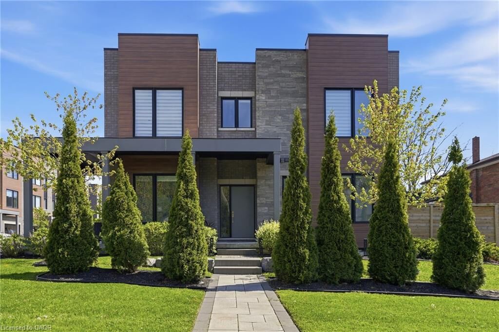 Property Photo: 107 Concession Street 21 ON N1R 0C1