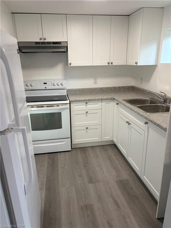 Property Photo: 16 Maple Crescent 2 ON N3L 3R4