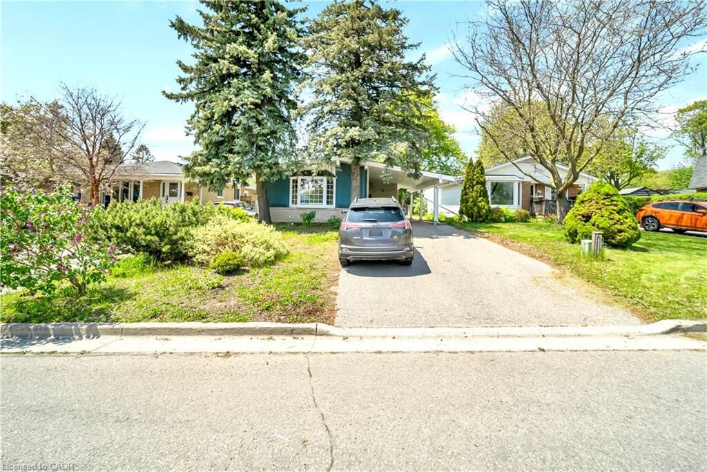 Property Photo:  62 Greendale Crescent  ON N2A 2R6 