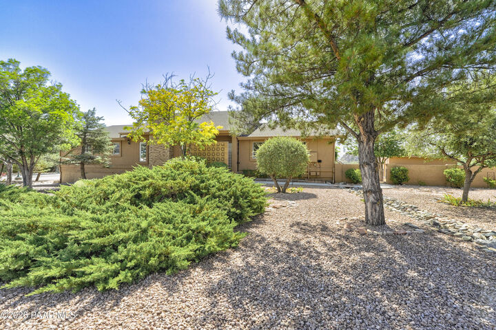 Property Photo:  5697 N Honeysuckle Road  AZ 86305 