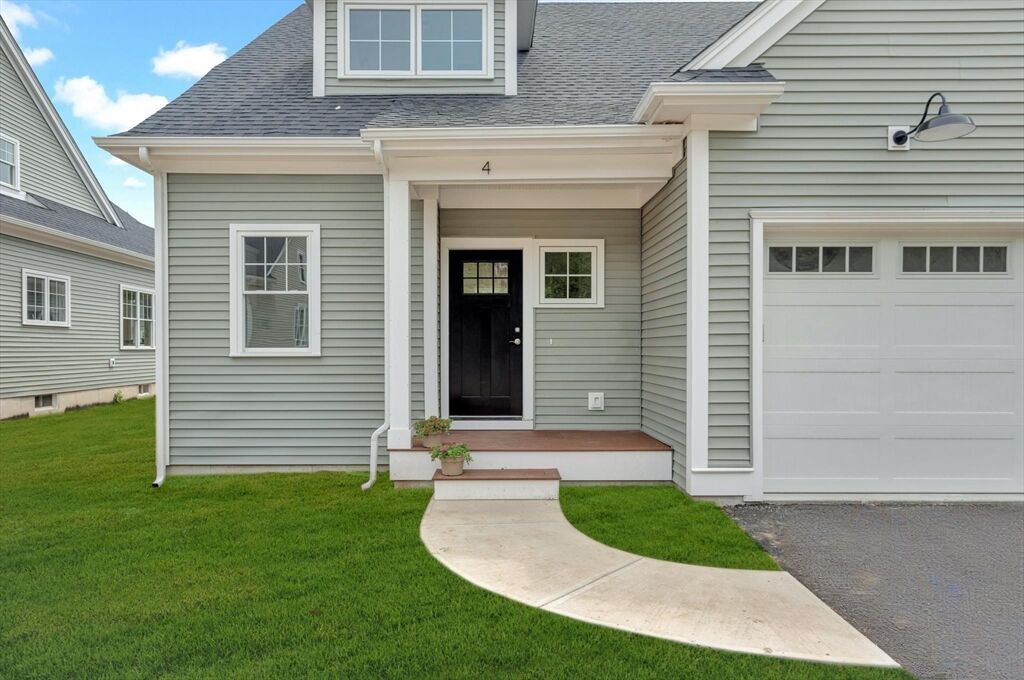 Property Photo:  4 Weber Farm Road 4  MA 02093 