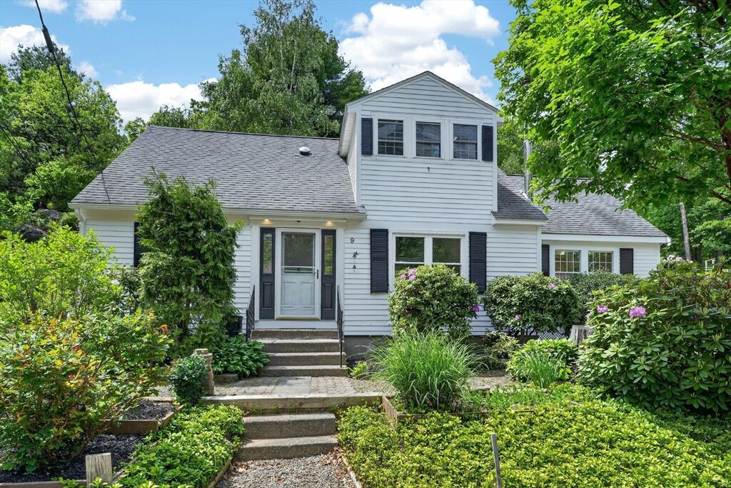Property Photo:  9 Ledgewood Dr  MA 01505 