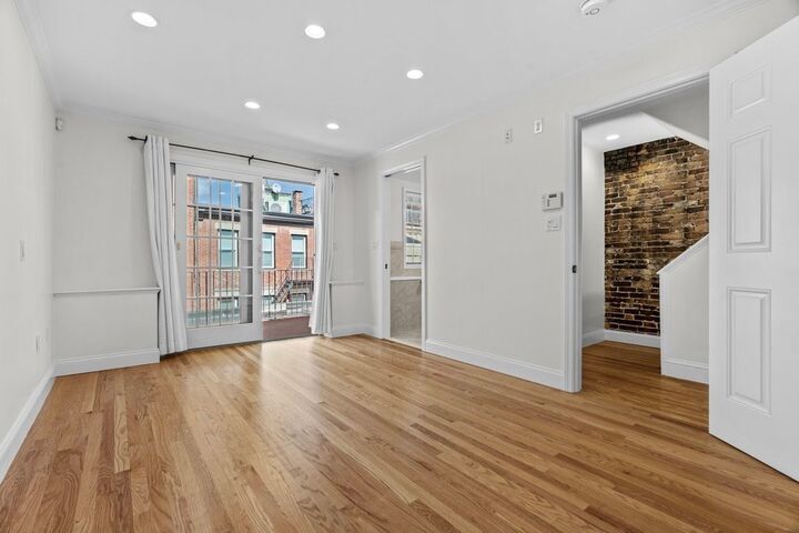 Property Photo:  11 Wiget St 4  MA 02113 