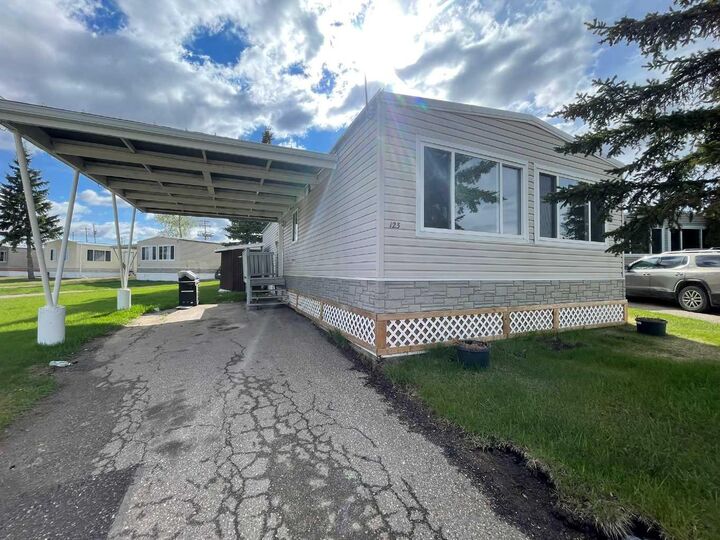 Property Photo: 5308 57 Street 123 AB T9V 2A3