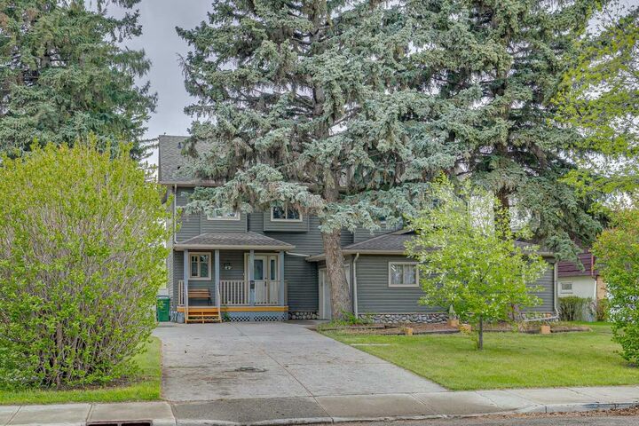 Property Photo:  361 Wildwood Drive SW  AB T3C 3E4 