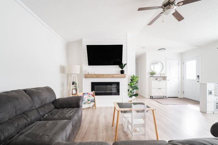 Property Photo:  280 Caouette Crescent  AB T9K 2H9 