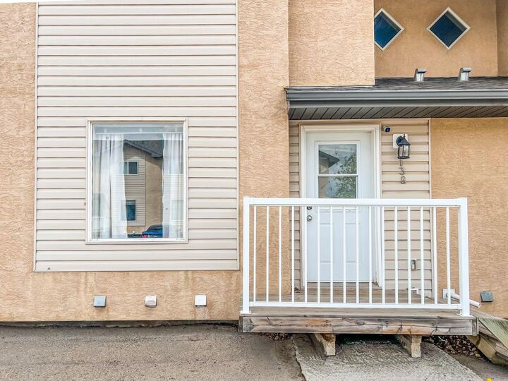 Property Photo:  10150 121 Avenue 138  AB T8V 8H2 