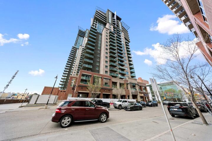 Property Photo: 1410 1 Street SE 1807 AB T2G 5T7