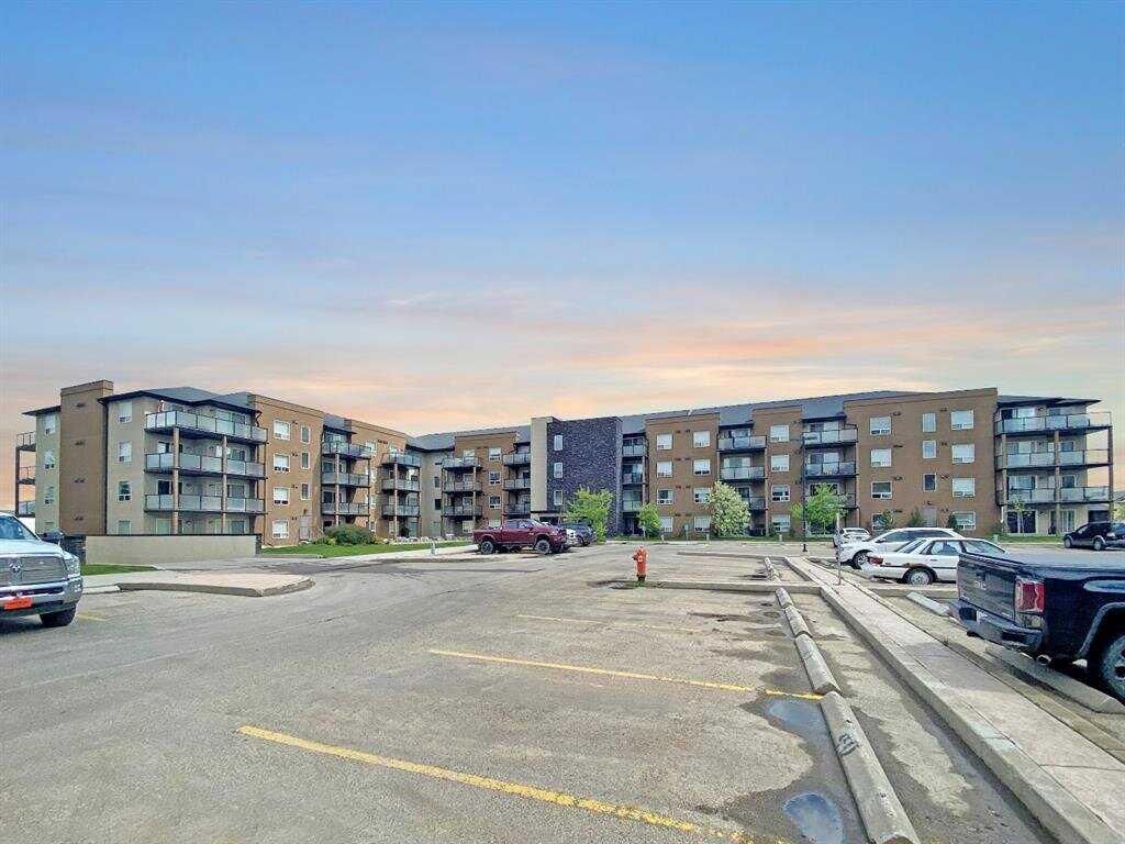Property Photo: 9120 96 Avenue 320 AB T8X 0A1